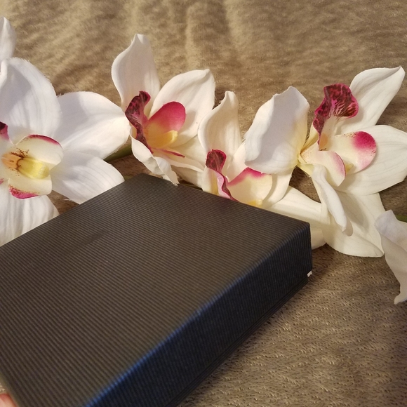 Great Gift idea- Compact Mirror - Picture 9 of 12